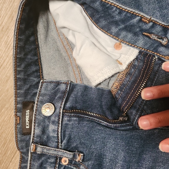 Express Midrise Boyfriend Jeans - Picture 3 of 6